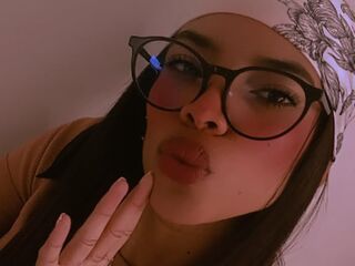 camgirl showing tits MeliSmitt