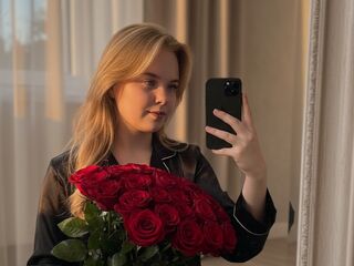 nude webcam MelissaMyla