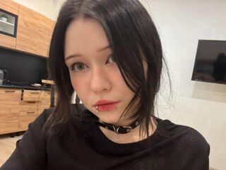 masturbating camgirl MiaMyaw