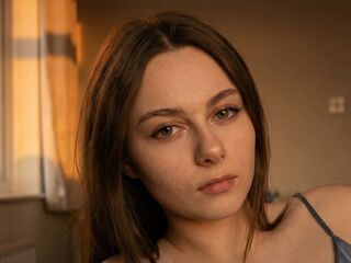 hot webcam slut MireyaElowen