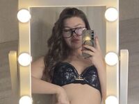 hot cam girl spreading pussy MoraLamons