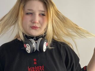 naked camgirl PilarVanhee