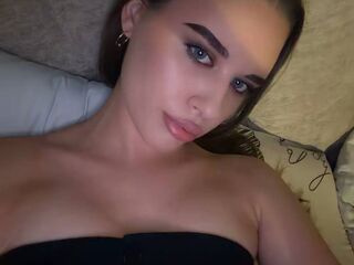 hot sex webcam RhiannonJumper