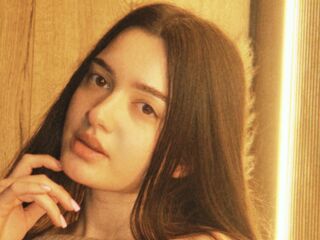 naked webcamgirl photo SavannahHoward