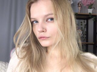 camslut naked ShelyMilan