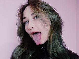 naked webcam girl video VikaCheers