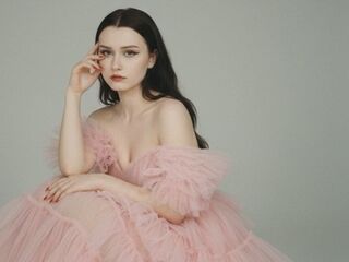 camslut masturbating YahairaTurnham