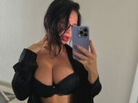 camgirl playing with dildo YannaDim